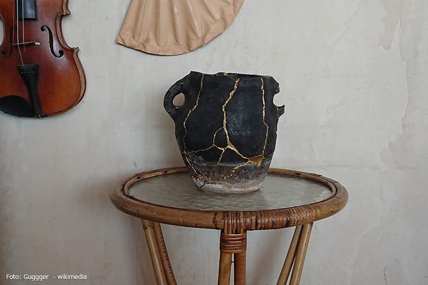 japanische Goldlack – Keramik Kintsugi Reparatur