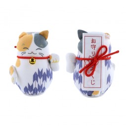 Glücksbringer Manekineko mit Orakel Omikuji Yagasuri