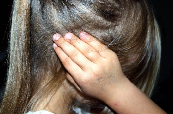 6-jähriges Mädchen von Bruder misshandelt – schlechte Werbung für junge Betreuer in Japan